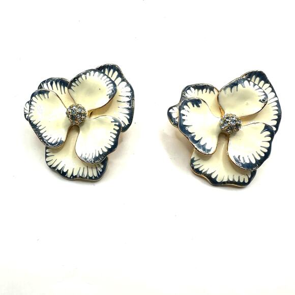 Kenneth Jay Lane Vintage Clip On Earring Flower Petal Cream Blue Enamel Jewelry - Picture 1 of 8